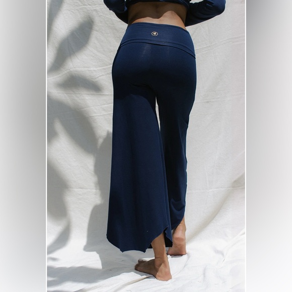 Indigo Luna LAYLA FLARES • Navy • Medium - Picture 5 of 9